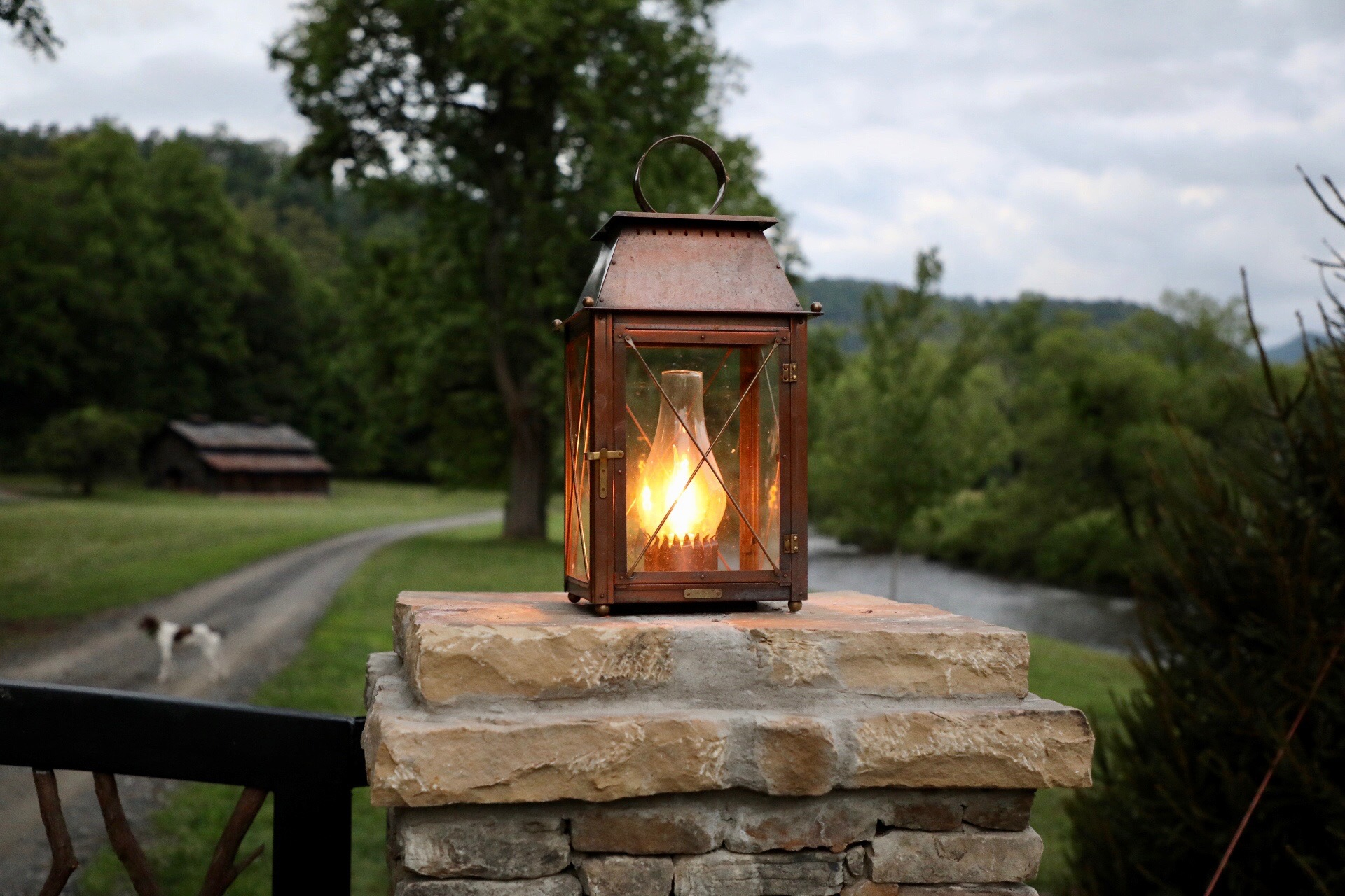 Coach House® Low Profile Column Mount