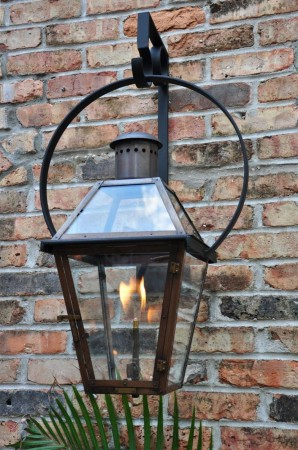 https://bevolo.com/media/54161/batwing-flame-gas-lantern.jpg